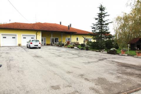 House Bratina, Pisarovina, 590m2