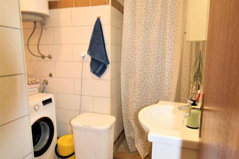 Rovinj,Valbruna,dvojna kuća za renovaciju na 500m2 okućnice sa 4 stana