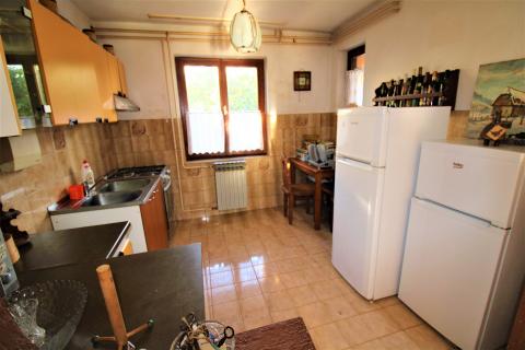 Rovinj,Valbruna,dvojna kuća za renovaciju na 500m2 okućnice sa 4 stana