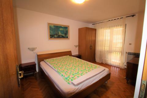 Rovinj,Valbruna,dvojna kuća za renovaciju na 500m2 okućnice sa 4 stana