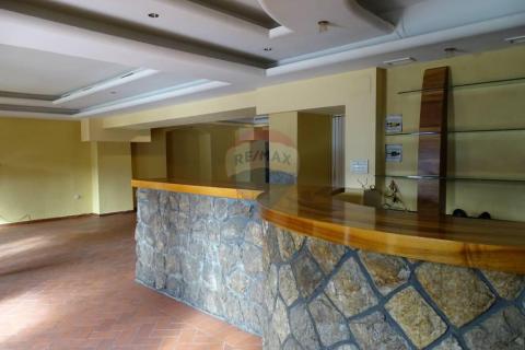 MATULJI, JUŠIĆI - kuća s komfornim stanom i dva poslovna prostora