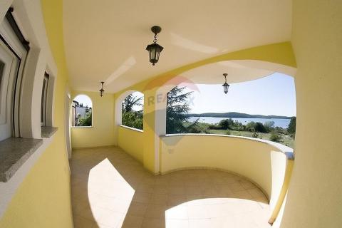 Дом Medulin, 654m2