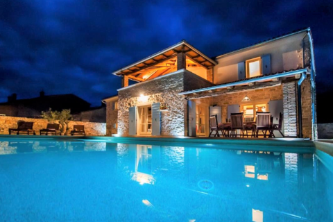 Hiša Krmed, Bale, 210m2