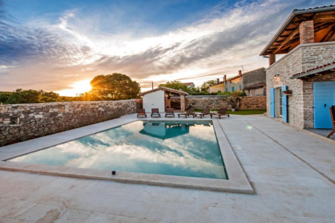 Hiša Krmed, Bale, 210m2