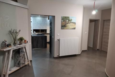 KASTAV - samostojeća kuća s bazenom