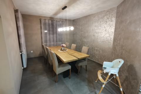 KASTAV - samostojeća kuća s bazenom