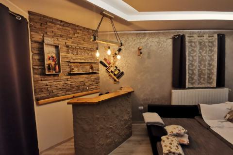 KASTAV - samostojeća kuća s bazenom