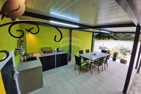 Дом Valdebek, Pula, 220m2