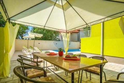 Дом Valdebek, Pula, 220m2