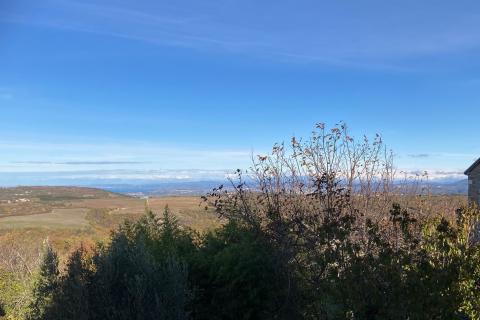 Brič okolica, autohtona kamena kuća