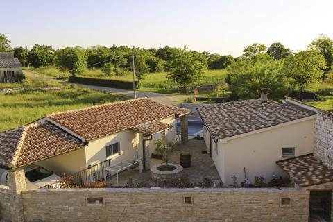 Istra, Žminj - tri kuće za odmor s dva bazena