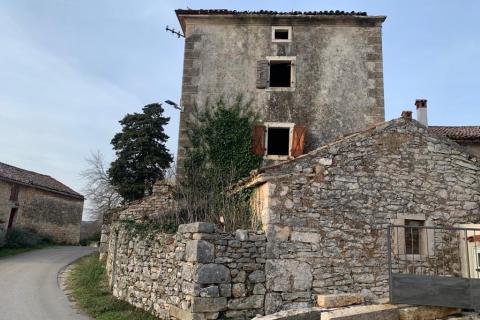 Istra, Barban, lijepa autohtona starina na tri etaže 