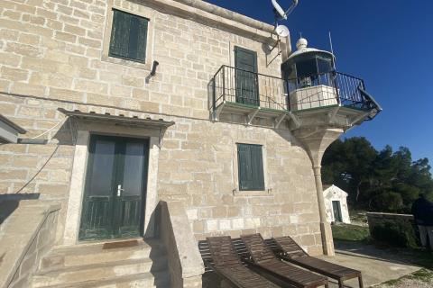 ISTRA, SKITAČA - veliko negrađevinsko zemljište od 6 ha s 5 građevina