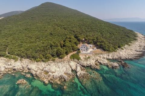 ISTRA, SKITAČA - veliko negrađevinsko zemljište od 6 ha s 5 građevina