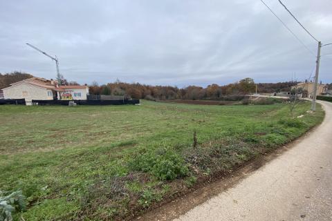 Terreno edificabile Tinjan, 3.610m2