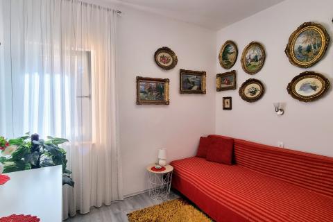 Rovinj - stan 68m2 - četiri spavaće sobe 500m od plaže