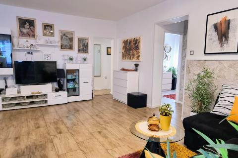 Rovinj - stan 68m2 - četiri spavaće sobe 500m od plaže