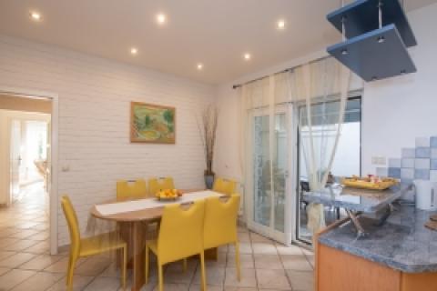 OPATIJA - trosobni stan za dugoročni najam