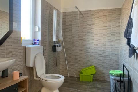 Baderna, lijepa dvojna kuća sa velikom okućnicom i bazenom