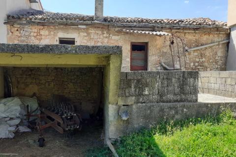 Hiša Pićan, 1.370m2