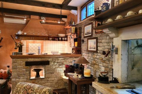 Istra, Rovinj,veliki stan svega 300 m do plaže