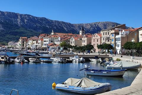 Baška- troetažni stan 85m2, pogled, terasa