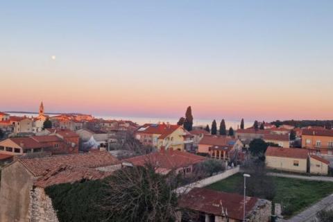 Istra, Fažana - dvoetažni stan 208 m2, pogled more