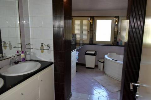 Istra, Poreč, lijepa obiteljska kuća na odličnoj lokaciji nedaleko od mora i centra