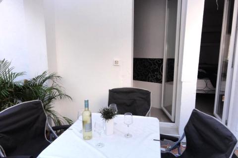 Pula centar, luksuzno uređen stan na Forumu