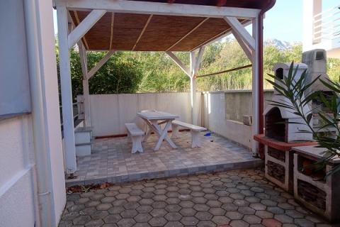 Ba&scaron;ka - prekrasan trosobni apartman 100m2