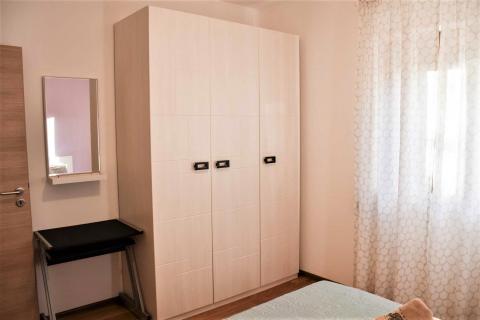 Rovinj,kuća sa otvorenim pogledom na more,450m od plaže