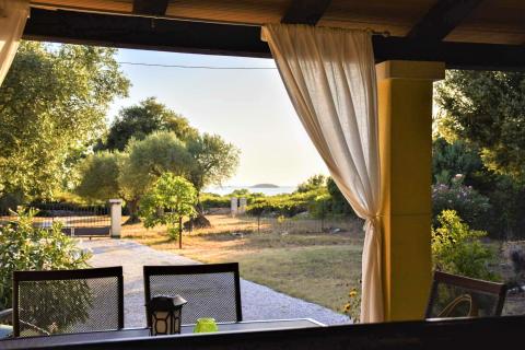 Rovinj,kuća sa otvorenim pogledom na more,450m od plaže