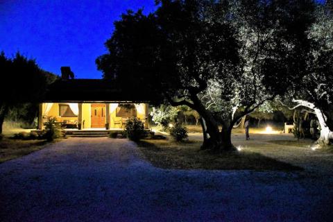 Rovinj,kuća sa otvorenim pogledom na more,450m od plaže