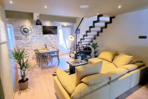 Rovinj, stan, centar, mirna ulica, sve novo na samo 100m od crkve Sv.Eufemije