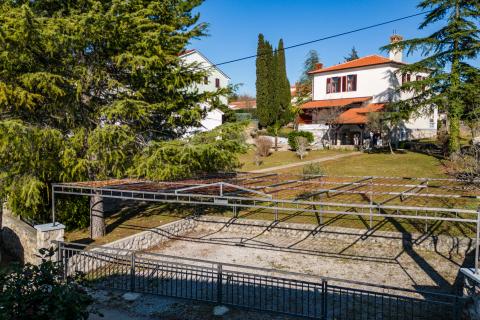 House Malinska, Malinska-Dubašnica, 439m2