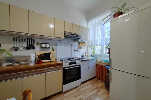 OTOK KRK,MALINSKA apartman sa vrtom na 70 metara do mora i plaže