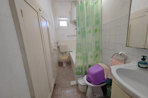 OTOK KRK,MALINSKA apartman sa vrtom na 70 metara do mora i plaže