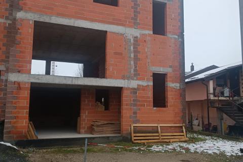 Novi Zagreb, roh bau kuća 750 m2