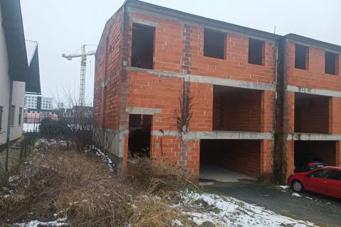 Novi Zagreb, roh bau kuća 750 m2