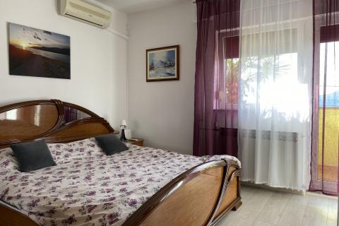 Rijeka, Pulac - Samostojeća kuća s 3 stana, 3 garaže i predivnim pogledom na Kvarner 