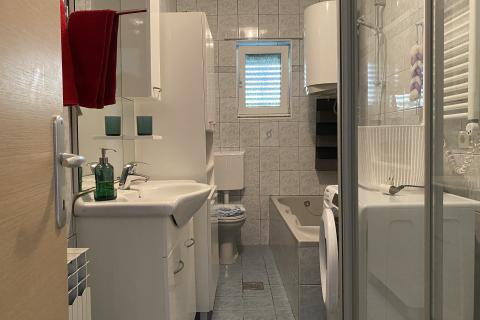 Rijeka, Pulac - Samostojeća kuća s 3 stana, 3 garaže i predivnim pogledom na Kvarner 