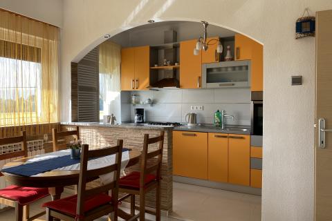 Rijeka, Pulac - Samostojeća kuća s 3 stana, 3 garaže i predivnim pogledom na Kvarner 