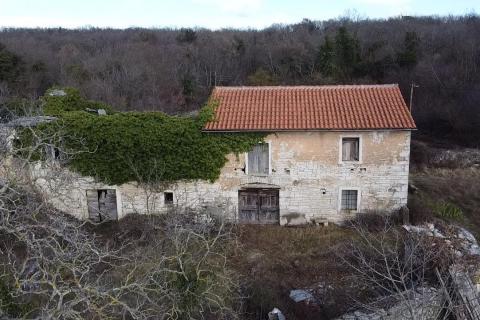 Hiša Oprtalj, 240m2