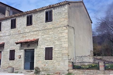 Istra, Buje - autohtona kuća s panoramskim pogledom