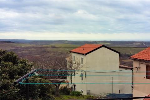 Istra, Buje - kuća na dobroj poziciji
