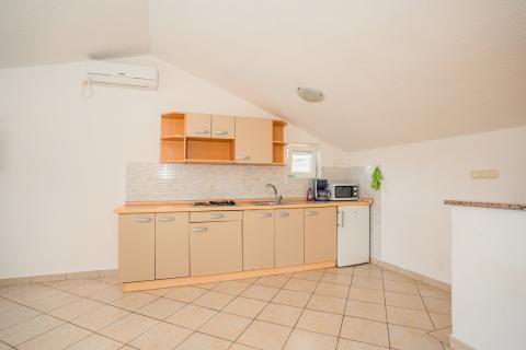 House Malinska, Malinska-Dubašnica, 439m2