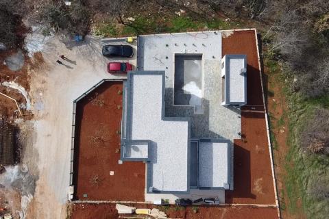 Moderna vila s bazenom u Kašteliru