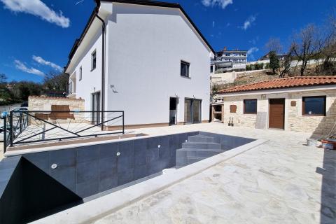 RIJEKA,KASTAV-NOVOGRADNJA, kuća sa bazenom, saunom, pogledom na more