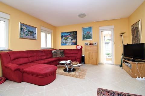 OPATIJA- stan 3S+DB, garaža, terasa, pogled na more