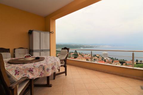 OPATIJA- stan 3S+DB, garaža, terasa, pogled na more